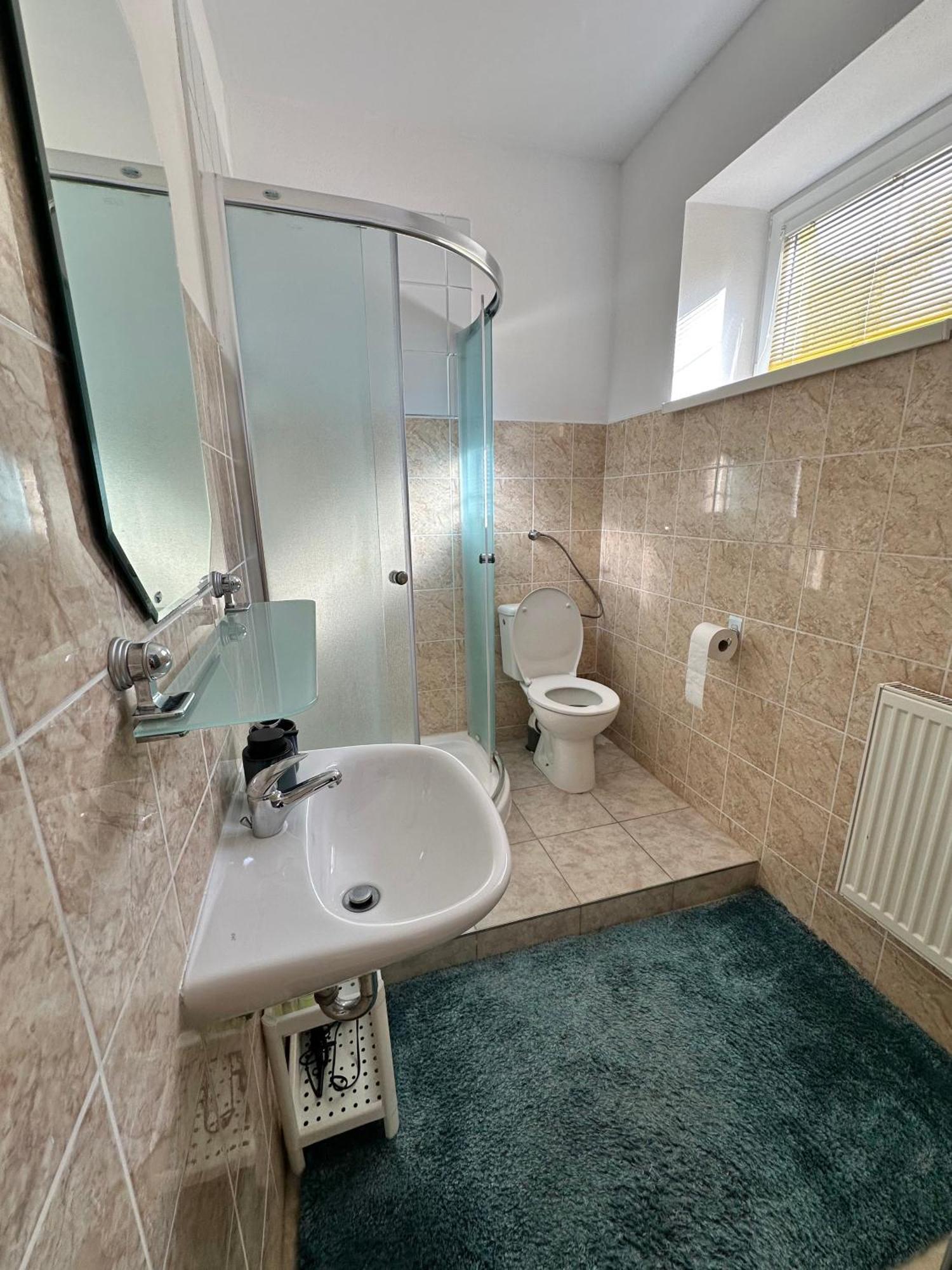 Cozy Near Hockey & Football Arena
